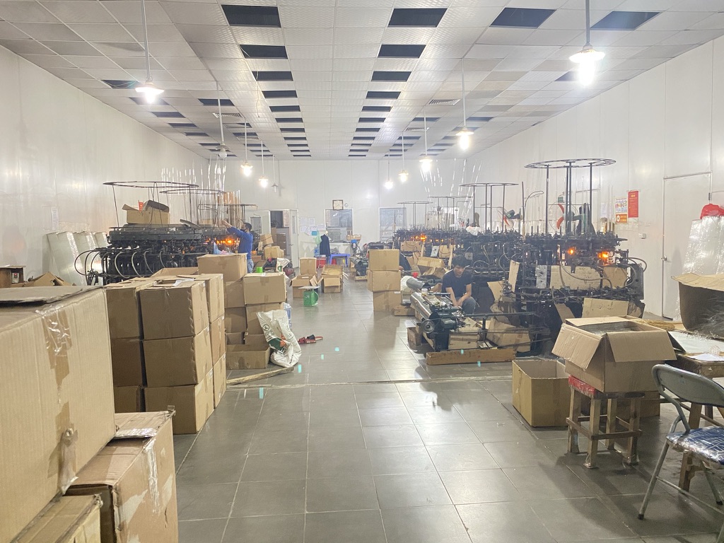 Nhà xưởng Thái Sơn với nhiều dây chuyền và khu vực đóng gói